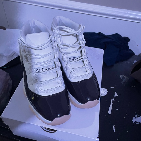 Jordan 11 - Picture 2 of 3